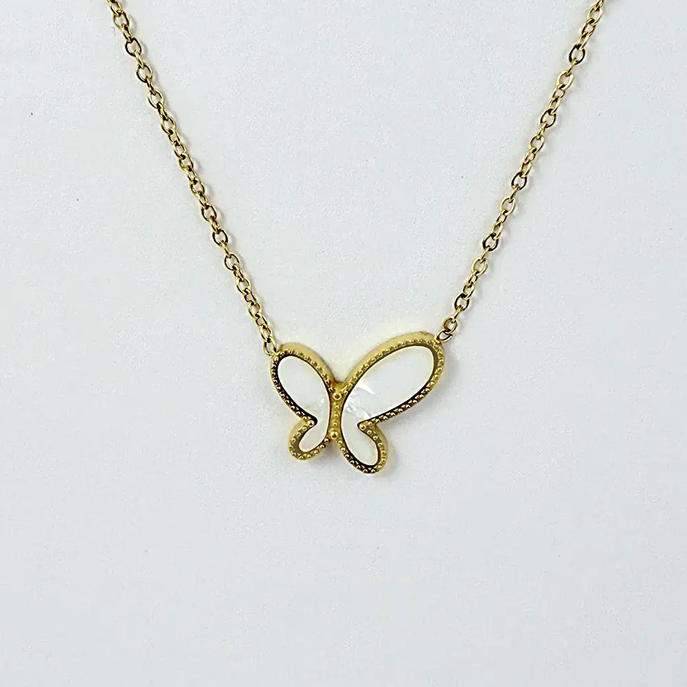 [AC-CDD-138] Collar en acero gold dije mariposa carey blanco.webp
