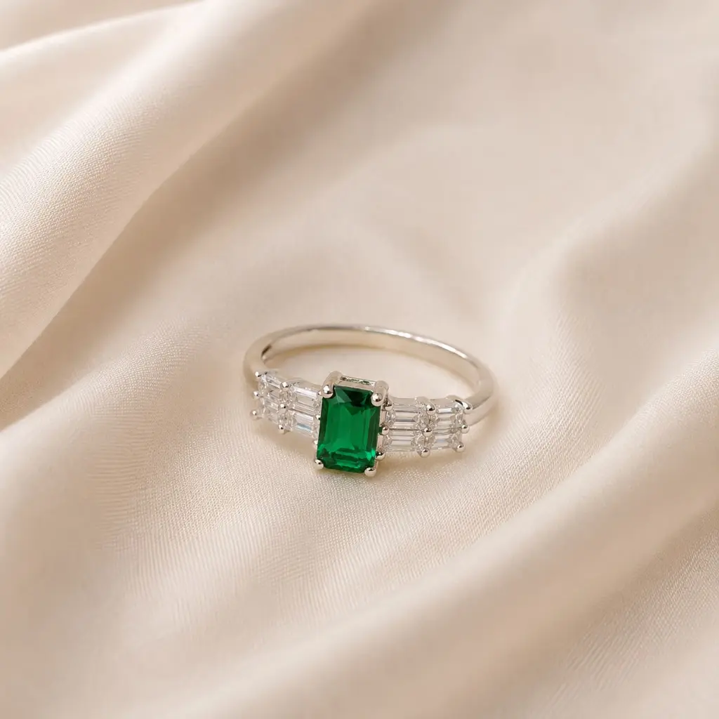 ANILLO PLATA LEY 925 CRISTAL VERDE RECTÁNGULO.webp