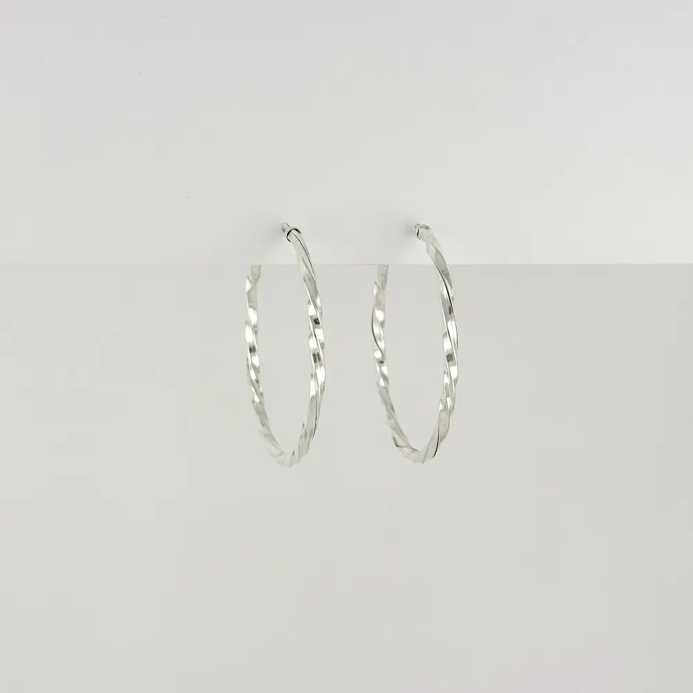 Argollas en plata ley 925 entorchadas 5 cm