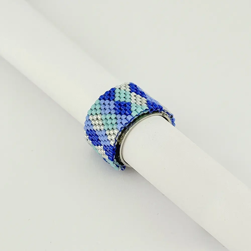Anillo en acero silver artesanal tejido a mano miyuki azul