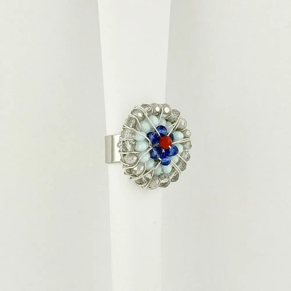 Anillo en acero silver artesanal cristales colores tejido a mano
