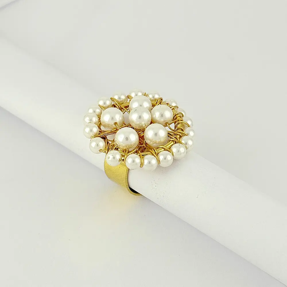 Anillo en Acero Gold Artesanal Perlas tejido a mano