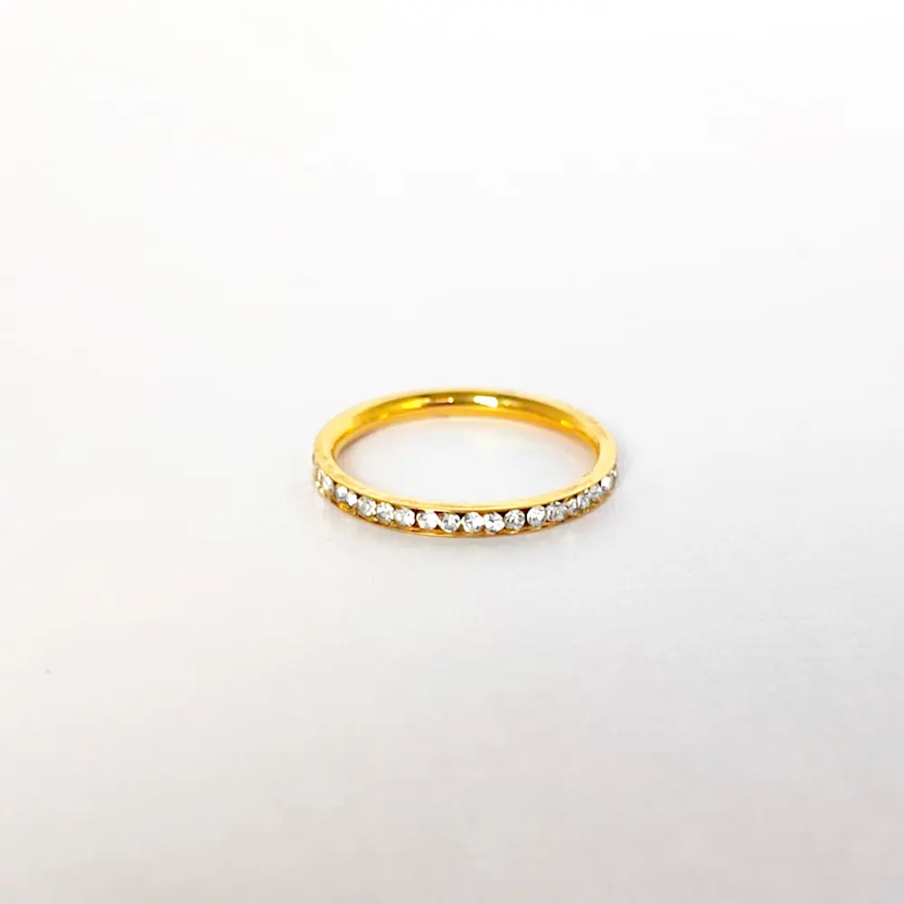 *ANILLO EN ACERO GOLD CINTILLO CIRCONES BLANCOS