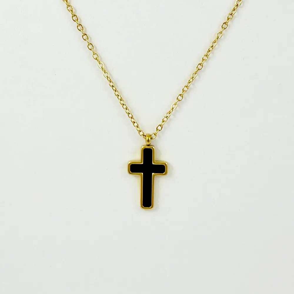 Collar en acero gold dije cruz esmaltado negro