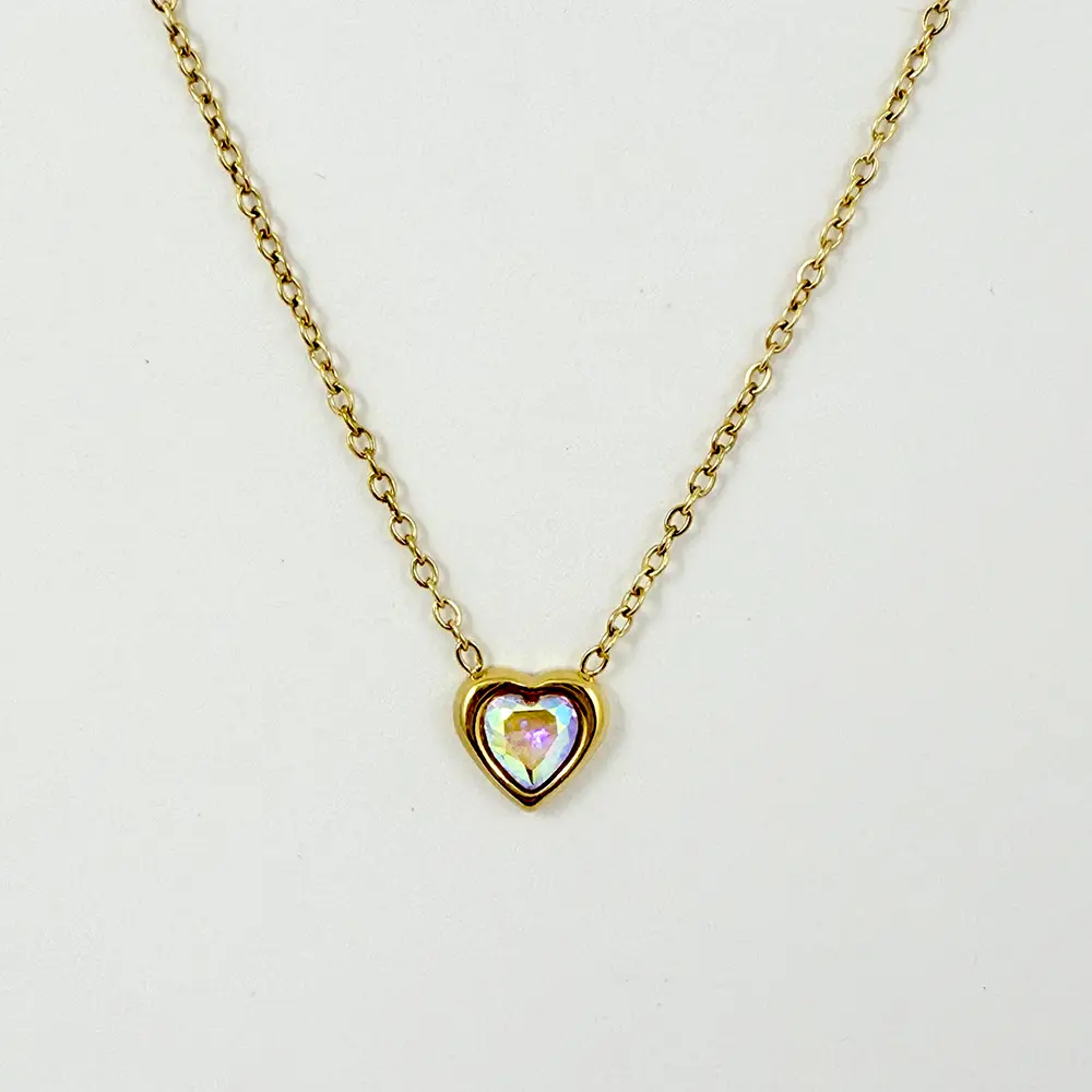 Collar en acero gold dije corazón cristal tornasol