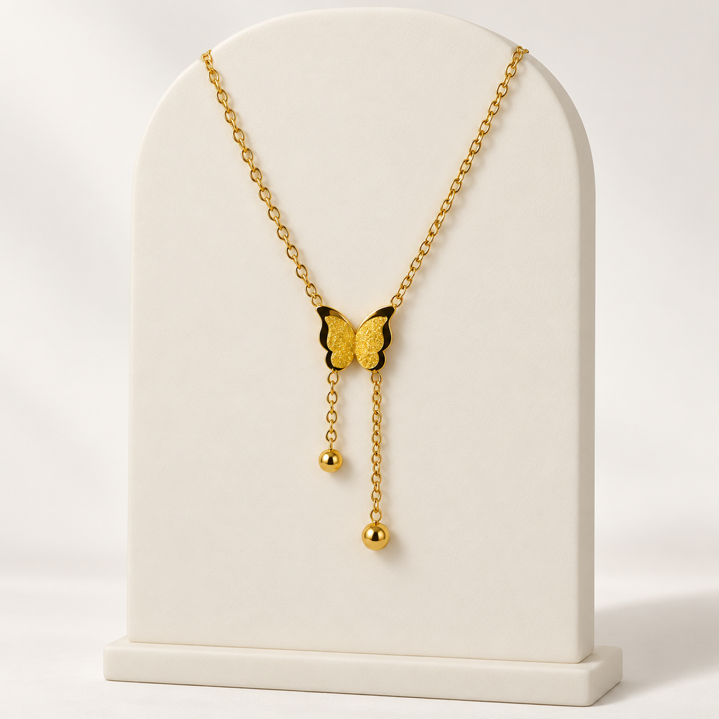 Collar en acero gold dije mariposa satinado
