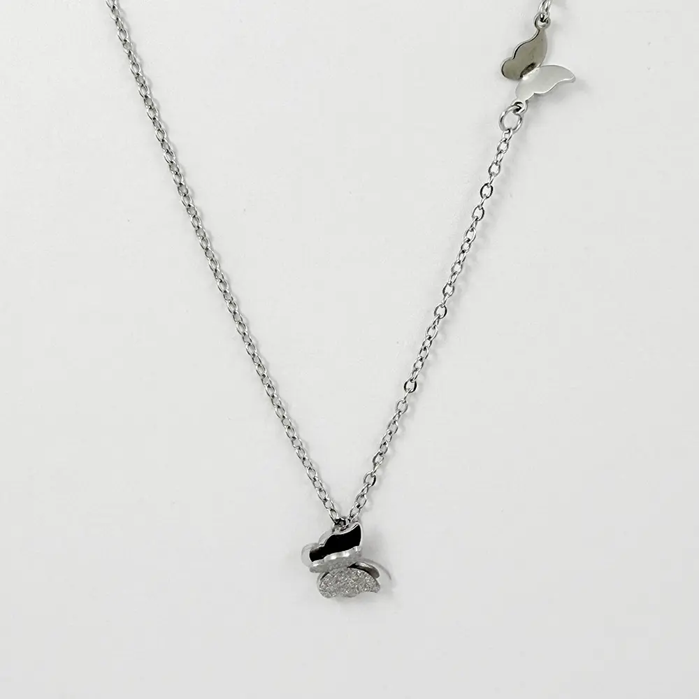 Collar en acero silver dije mariposas