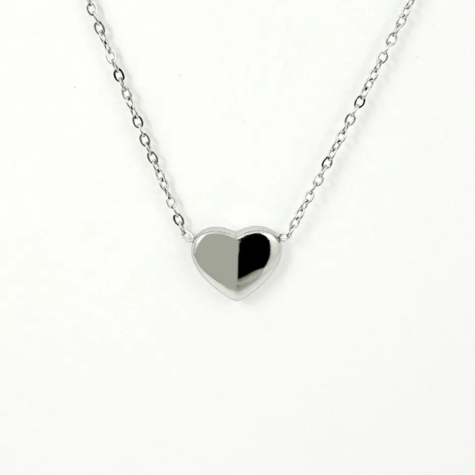 Collar en acero silver dije corazón liso mediano