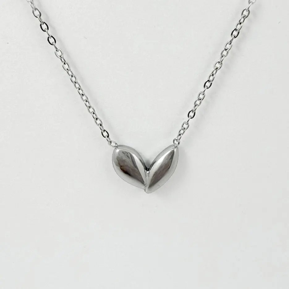 Collar en acero silver dije corazón