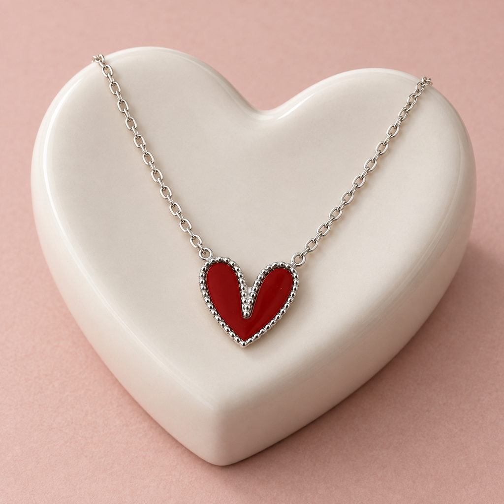 Collar en acero silver dije corazón esmaltado rojo