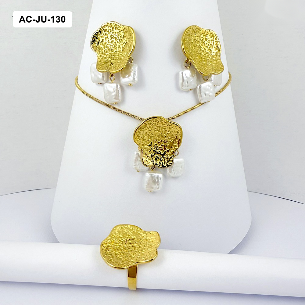 Juego acero gold con anillo diseño martillado perlas