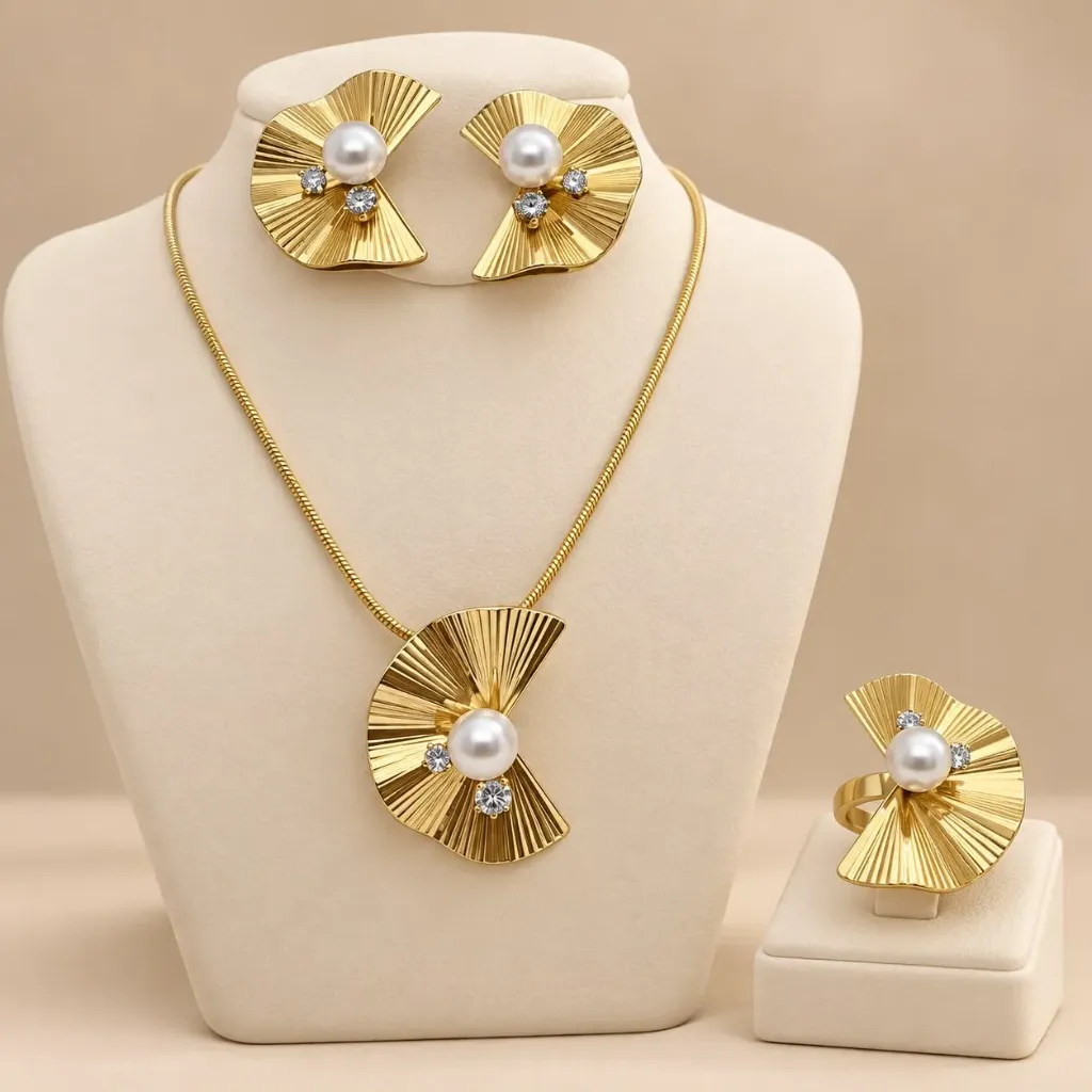 Juego acero gold con anillo tipo abanico perla cristales