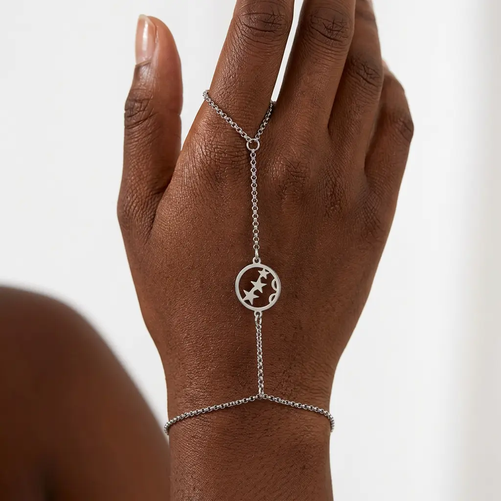 Pulsera de mano en acero silver tipo hindú