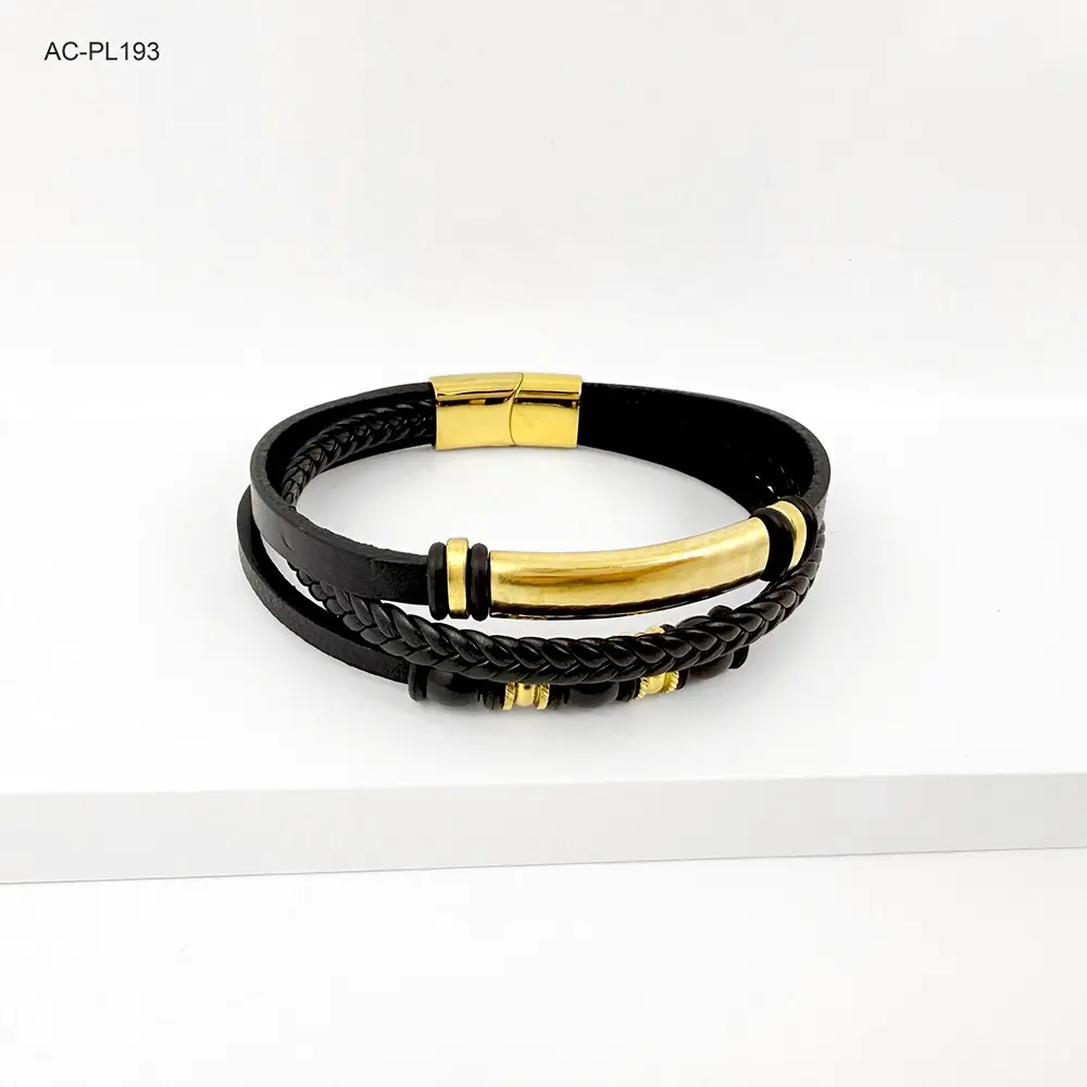 Brazalete en acero cuero triple herrajes dorados modelo 3