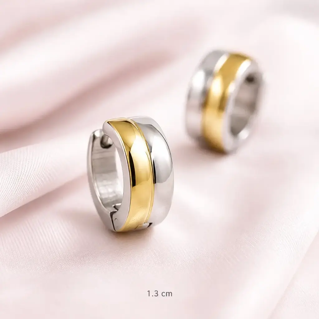 Argolla huggie acero bicolor 1.3 cm diámetro - 1 cm ancho