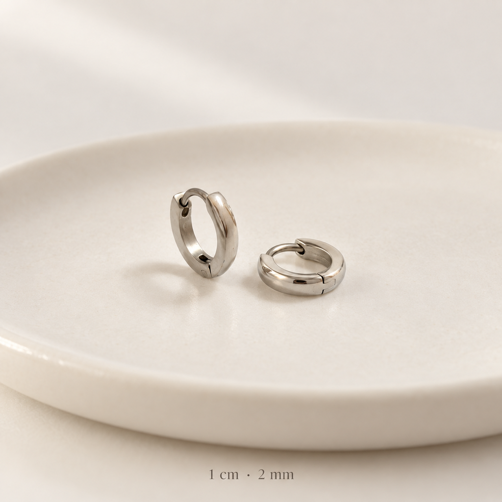 Argolla huggie acero silver 1 cm / 2 mm