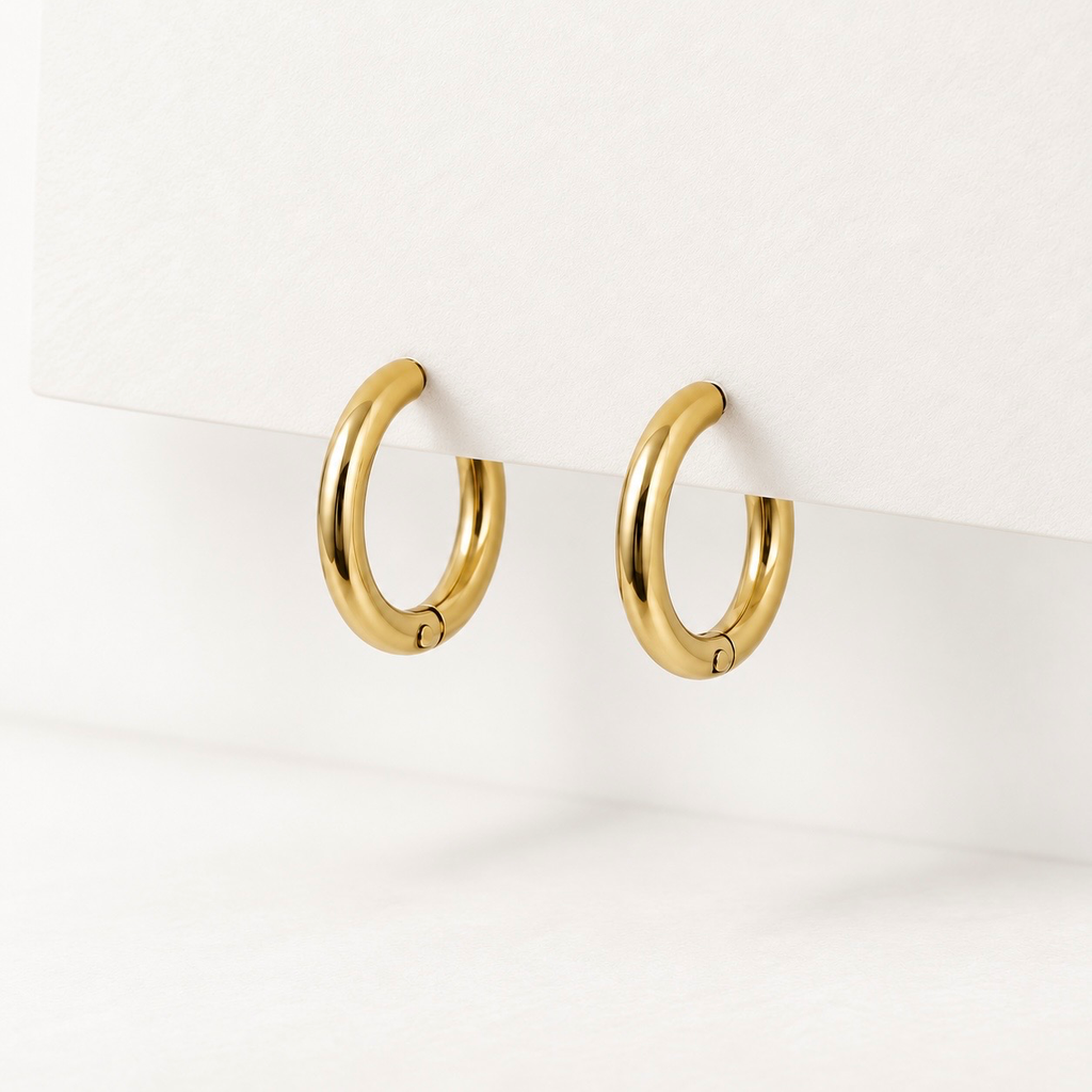 Argolla huggie acero gold tipo hilo 1.2cm