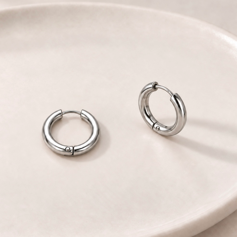Argolla huggie acero silver tipo hilo 1.2cm