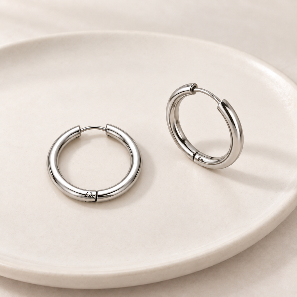 Argolla huggie acero silver tipo hilo 2cm