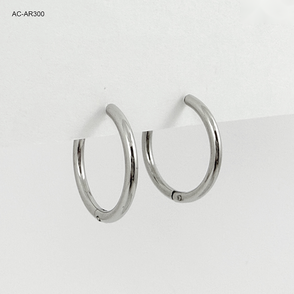 Argolla huggie acero silver tipo hilo 2.5cm