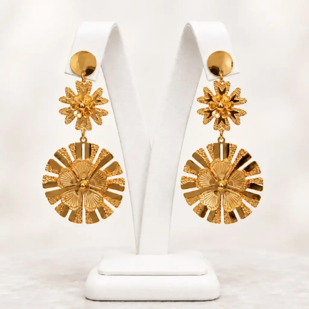 Aretes largos en acero gold flores 