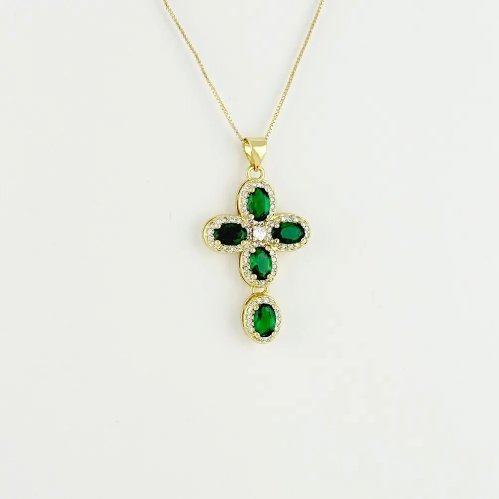 Collar en rodinado gold línea especial cruz cristales verdes