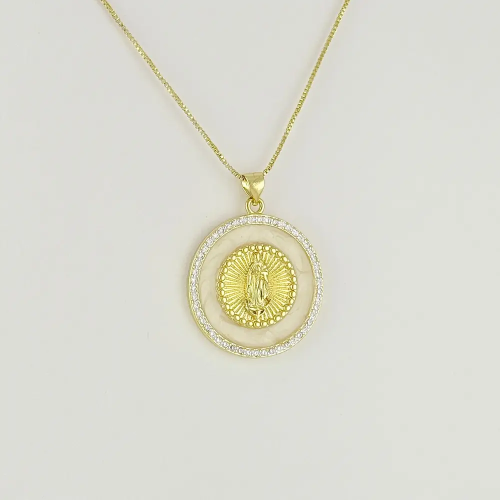 Collar en rodinado gold línea especial medalla virgen carey 