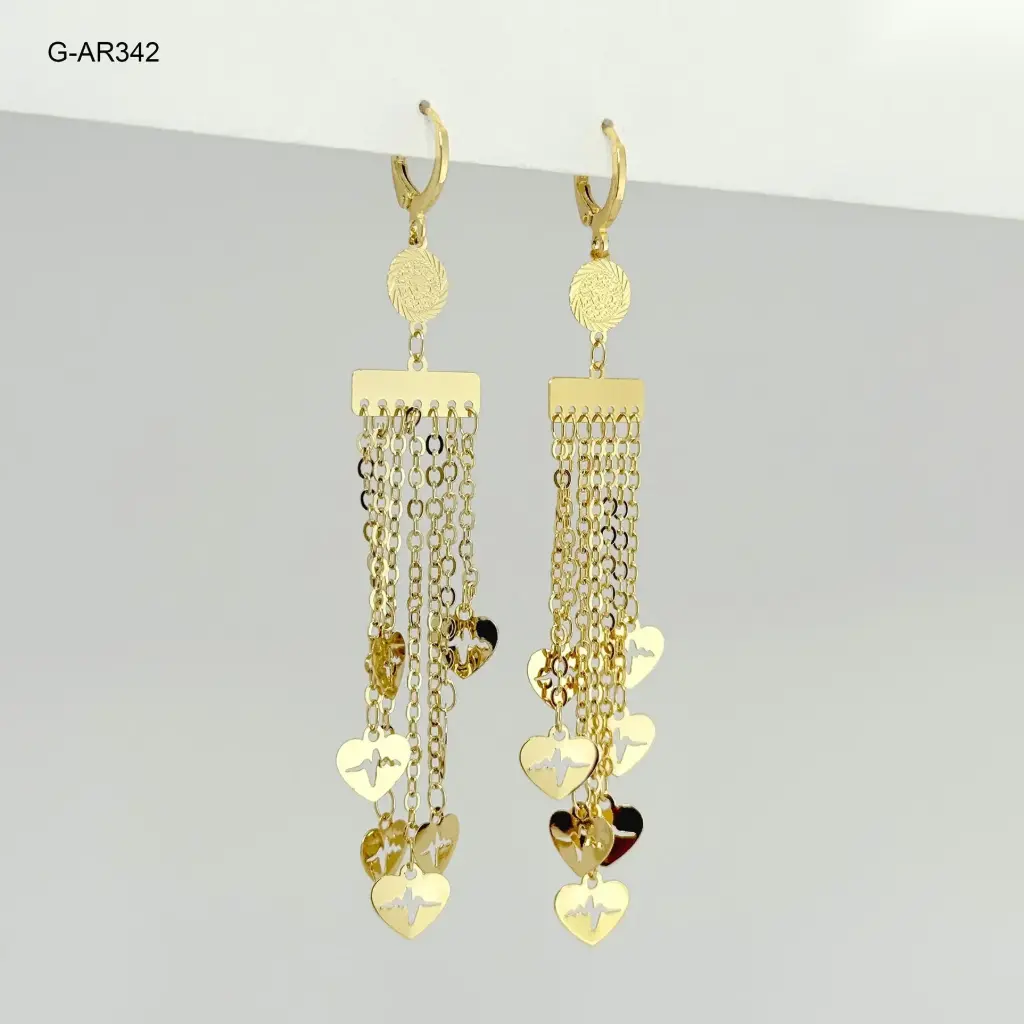 Aretes en goldfilled dorados largos dijes corazones