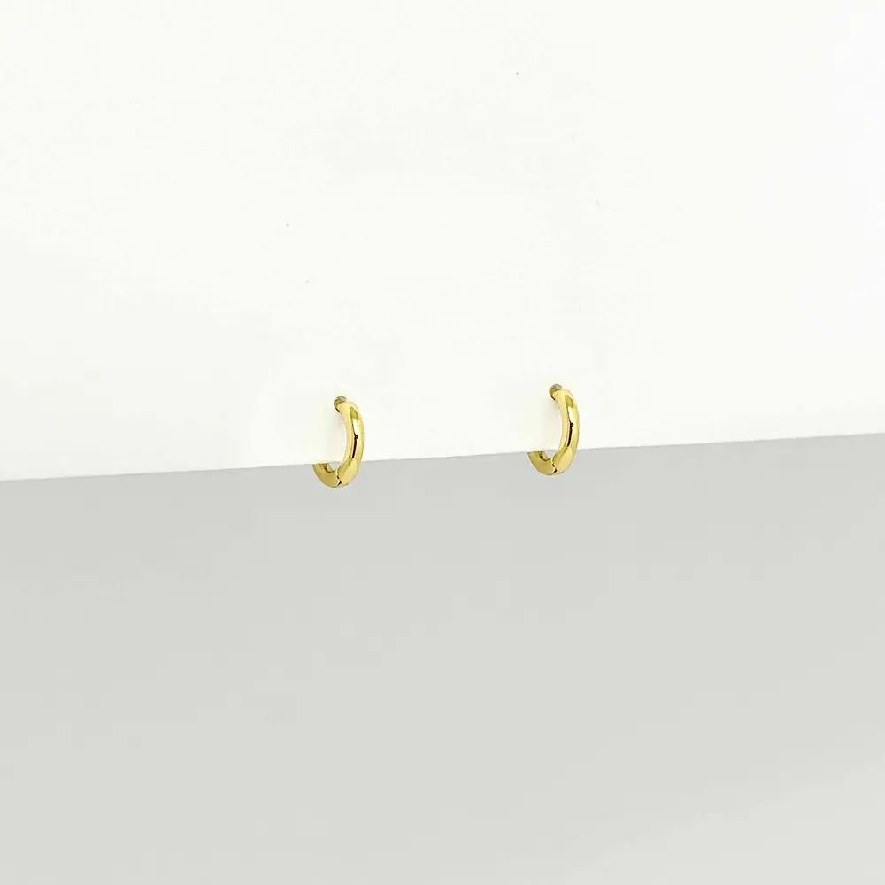 Argolla huggie rodinado gold tipo hilo 8mm