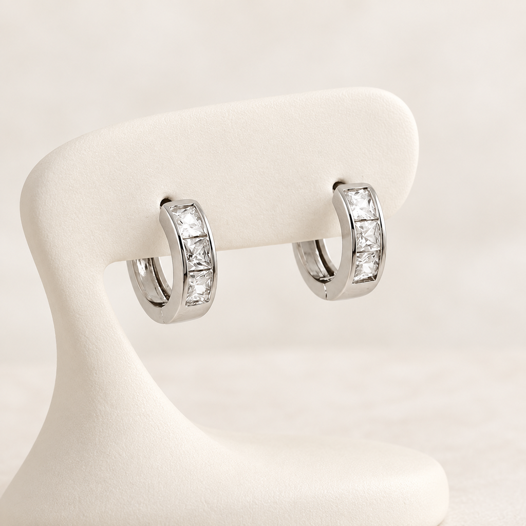 Argolla huggie rodinado silver cristales bague 1.3 cm 