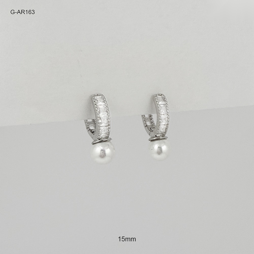 *ARGOLLA HUGGIE RODINADO SILVER OVALADA CRISTALES BLANCOS PERLAS 15MM