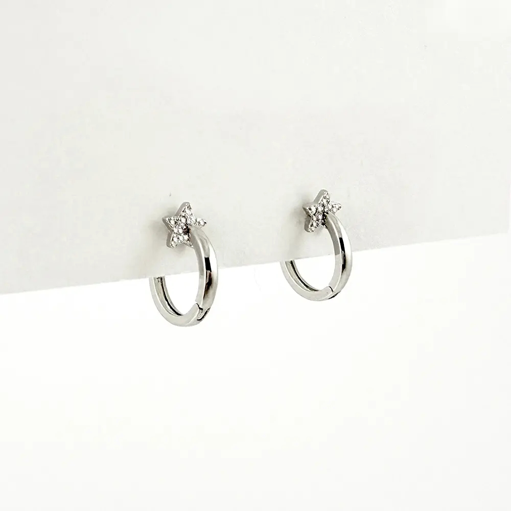 Argolla huggie rodinado silver estrella 13mm
