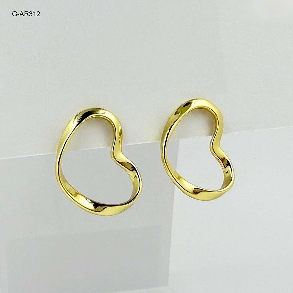 Topo en rodinado gold silueta corazón