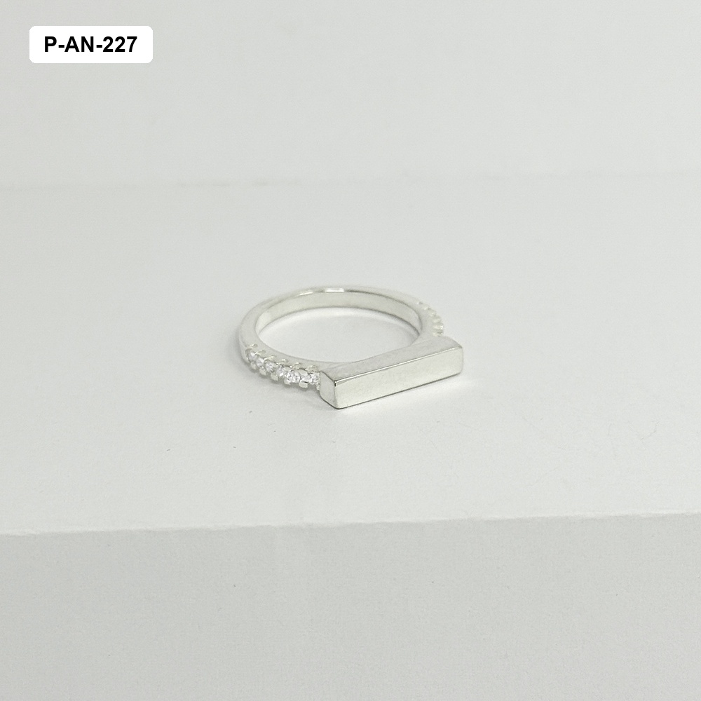 Anillo plata ley 925 barra lisa microcircones laterales