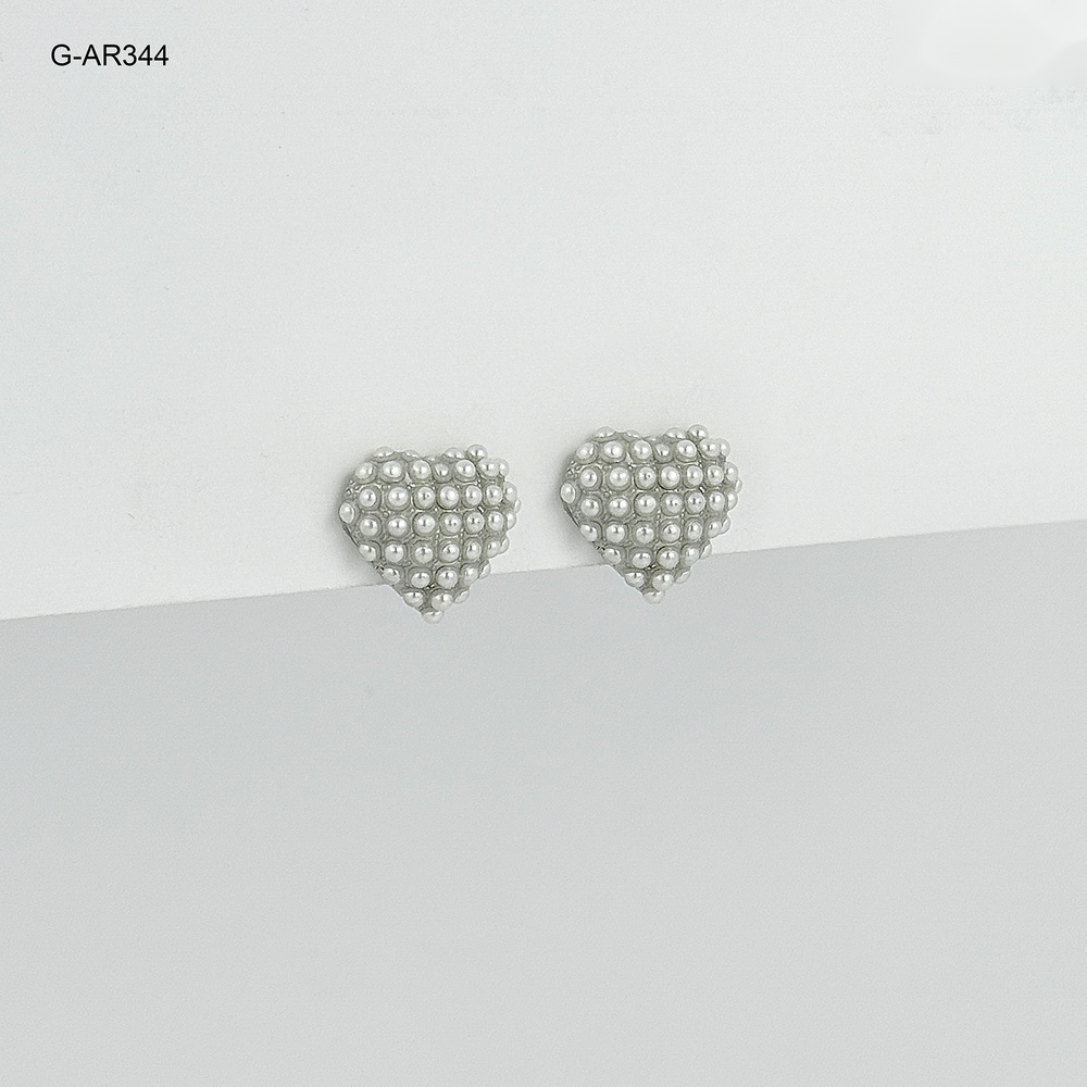 Arete en rodinado corazón perlas