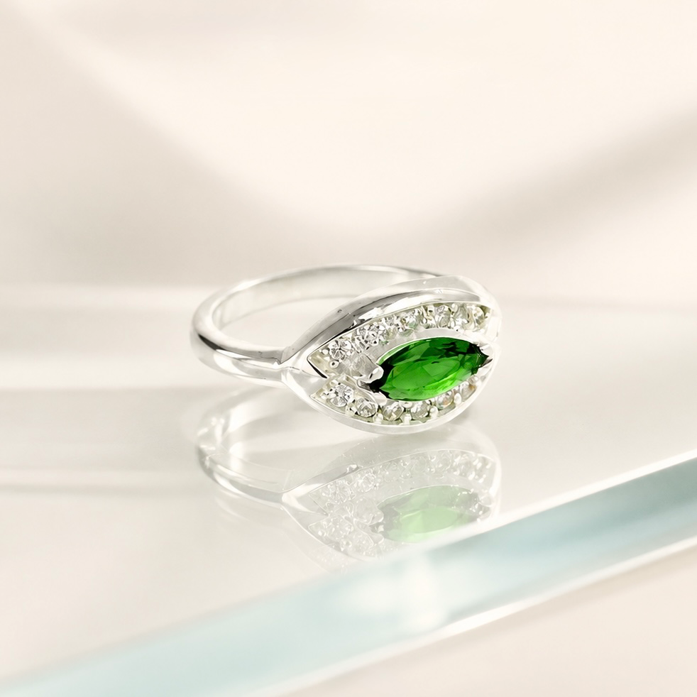 Anillo plata ley 925 cristal verde ovalado
