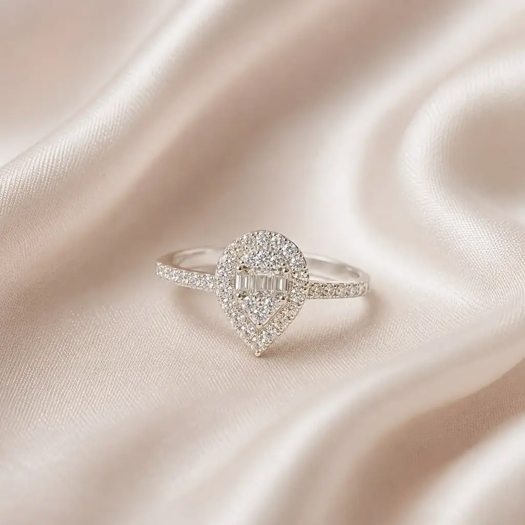 Anillo plata ley 925 gota cristales baguette