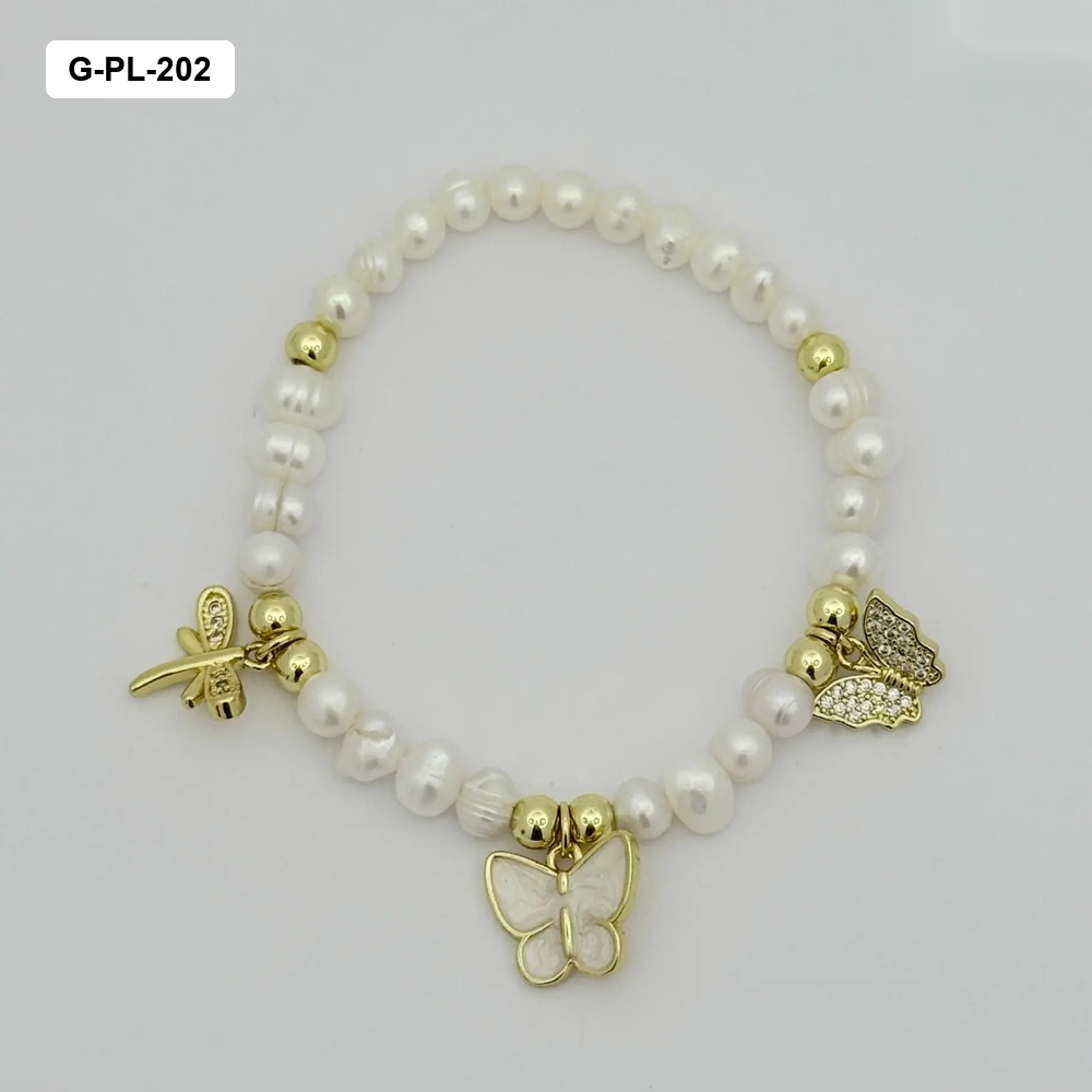 Pulsera en rodinado gold dijes mariposas perlas de río