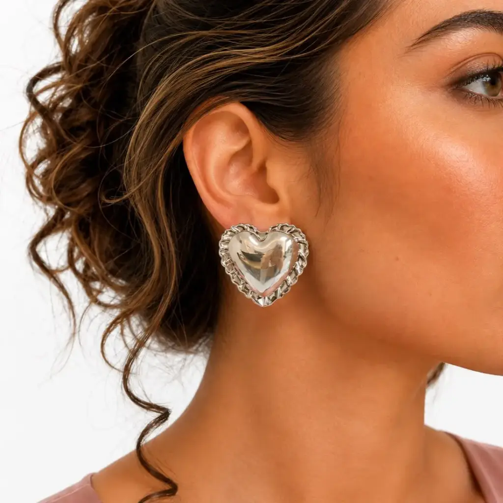 Maxi aretes en rodinado silver estilo old money corazón