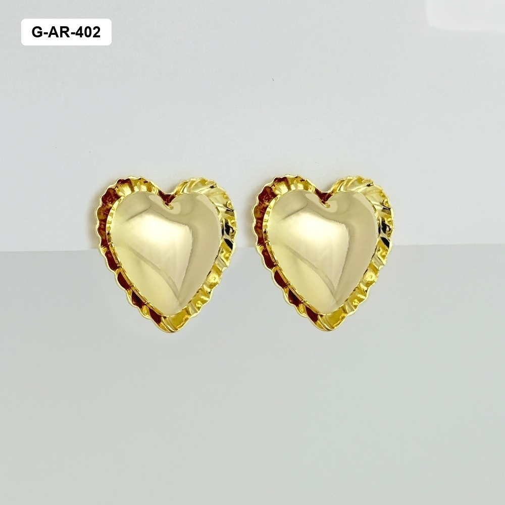Maxi aretes en rodinado gold estilo old money corazón
