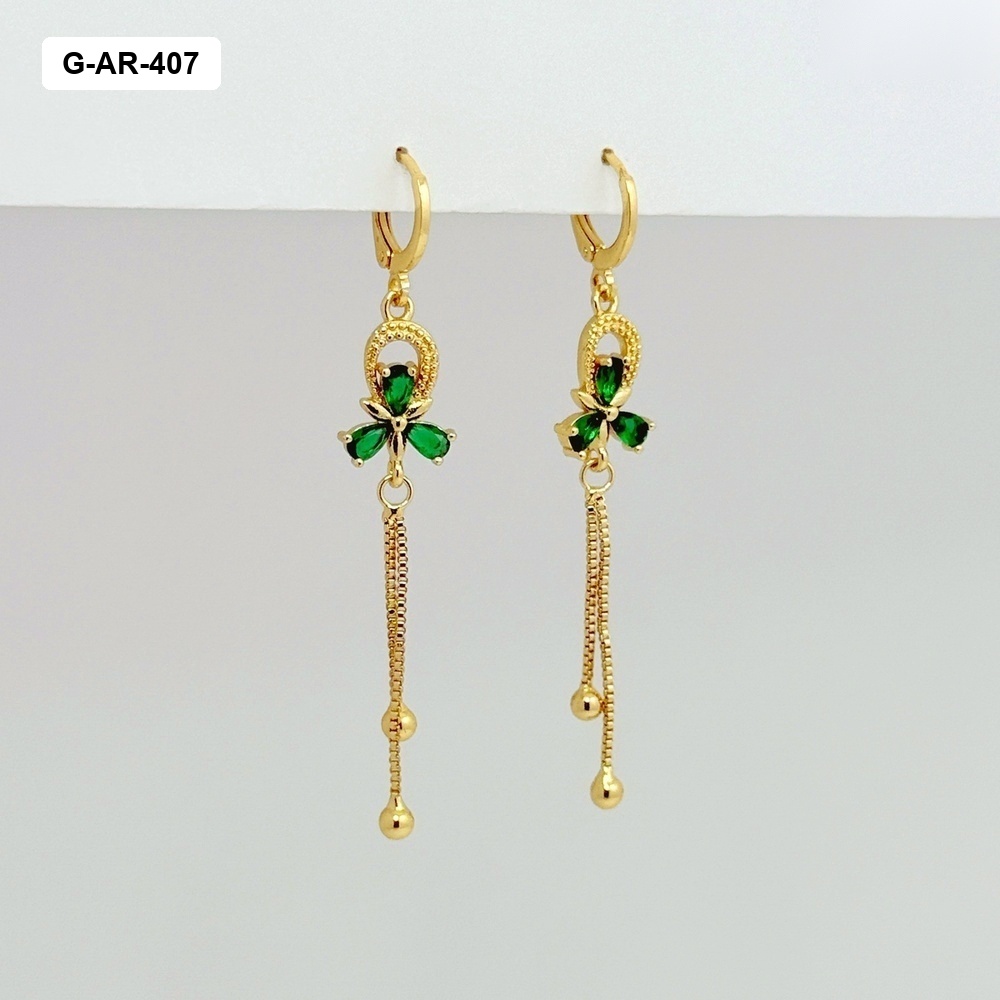 *Aretes en rodinado gold sistema gancho cristales verdes 