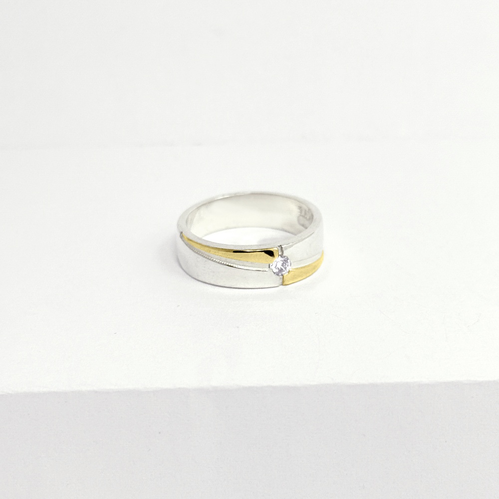 Anillo en plata ley 925 líneas diagonal laminado circón - talla 6