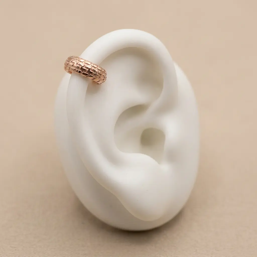 Aretes ear cuff en baño de oro rosa