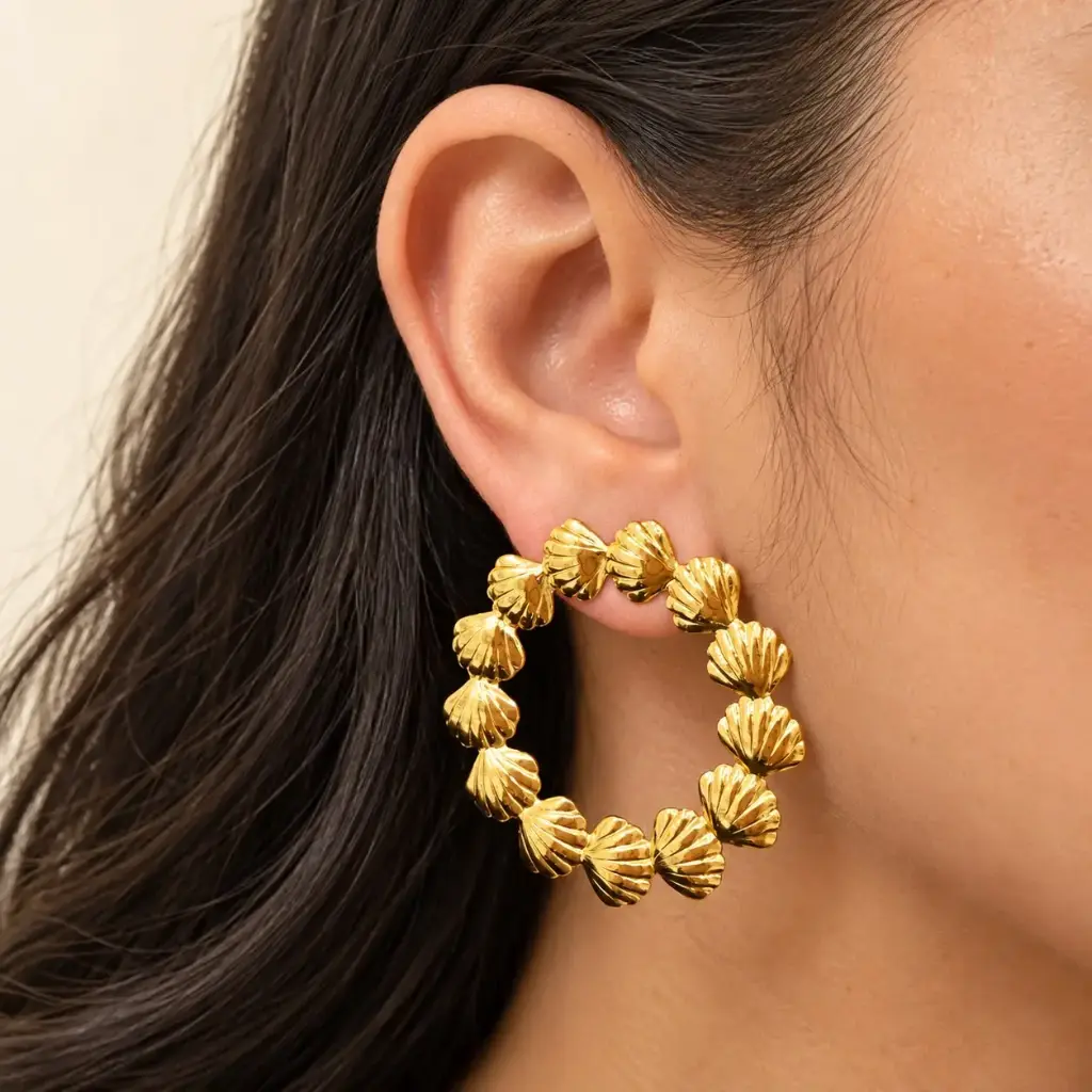 Maxi aretes en acero gold círculo conchitas