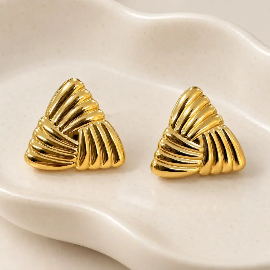Maxi aretes en acero gold piramide 