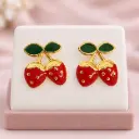 Maxi aretes en acero gold esmaltado Fresa color rojo