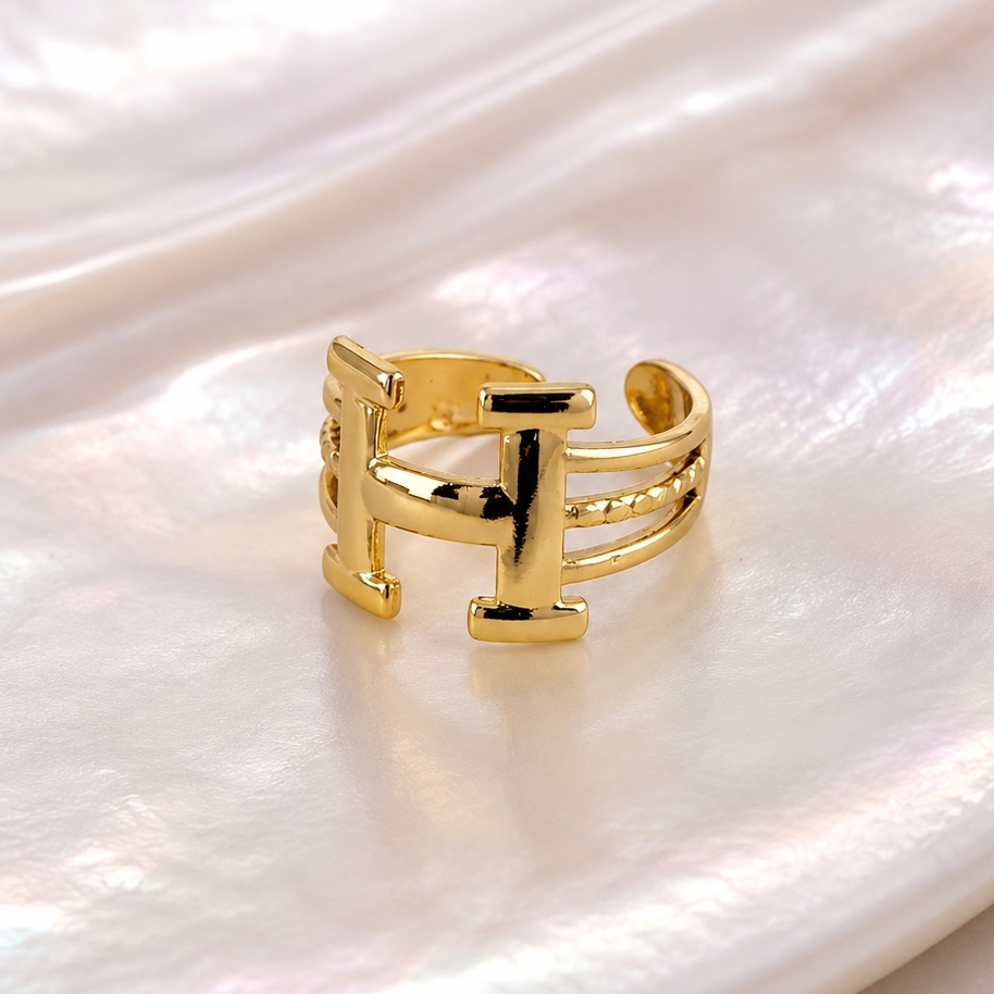 Anillo en acero gold ajustable modelo 8