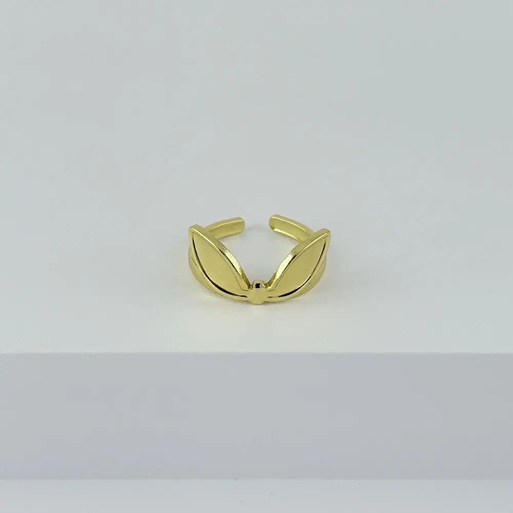 Anillo en acero gold ajustable minimalista modelo 42