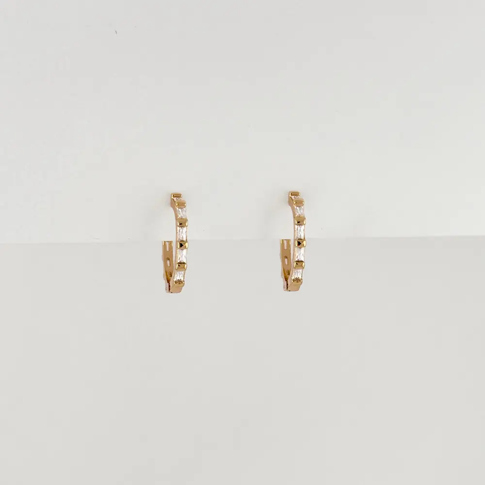 Argolla huggie en Rodinado Gold Champagne cristales baguette 1.7 cm