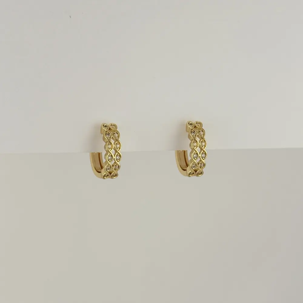 Argolla huggie en Rodinado Gold Champagne ondas trenzadas 1,6 cm